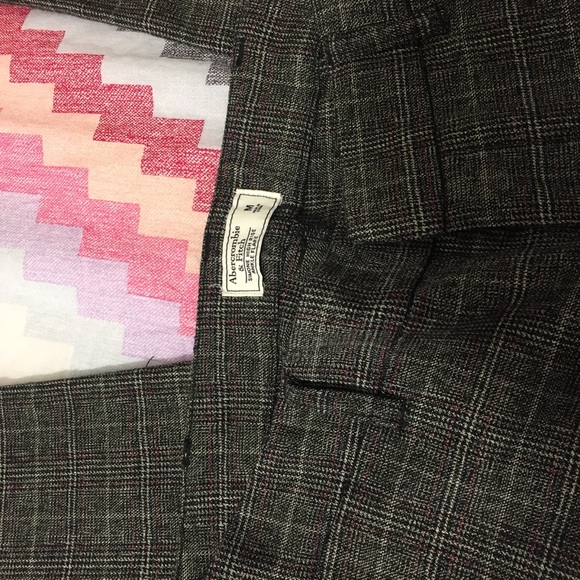 Abercrombie and Fitch: Simone High Rise Ankle Cut - Picture 3 of 3